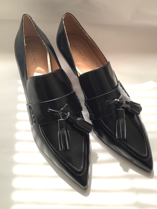 Coach Shoes - COACH| Wmns Black Leather Betty Heeled Loafer Tassle Sz 9B Office